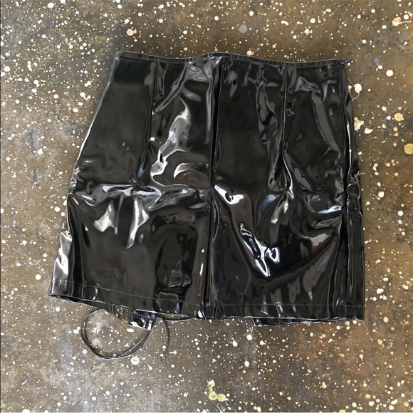 Danielle Guizio Devoiler Black Vinyl Mini Skirt - Picture 7 of 8